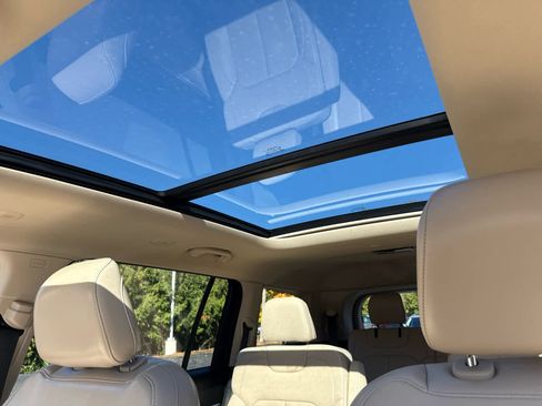 Used 2022 Jeep Grand Cherokee L Limited image 28