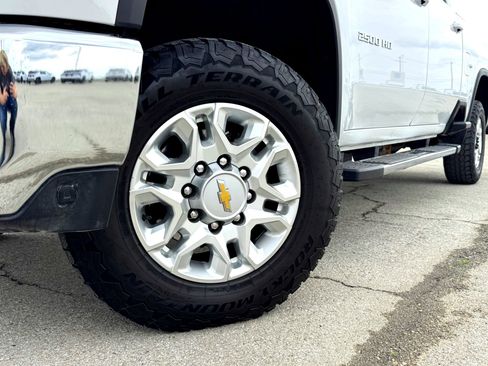 Used 2023 Chevrolet Silverado 2500 LT w/ Convenience Package image 2
