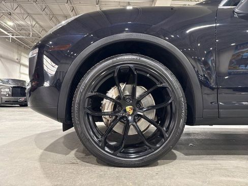 Used 2015 Porsche Cayenne S image 18