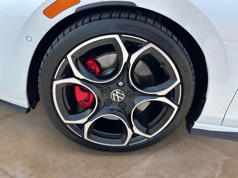 Used 2025 Volkswagen GTI Autobahn FWD image 27