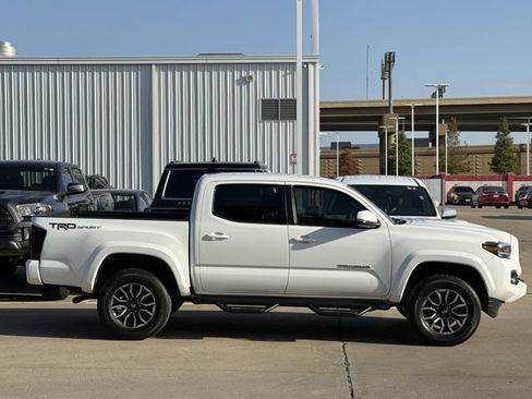 Used 2023 Toyota Tacoma TRD Sport w/ Technology Package RWD image 3