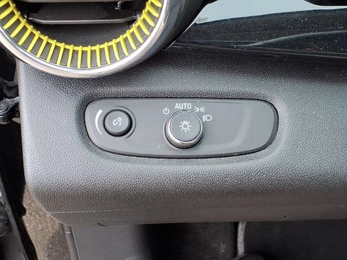 Used 2024 Chevrolet Trax ACTIV FWD image 19