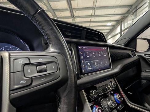 Used 2022 GMC Yukon Denali AWD/4WD image 28