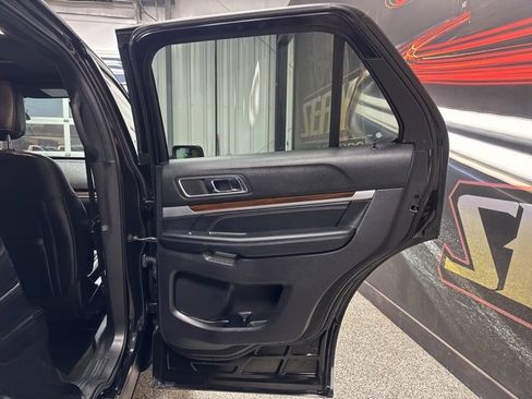 Used 2018 Ford Explorer Limited w/ Equipment Group 301A image 28