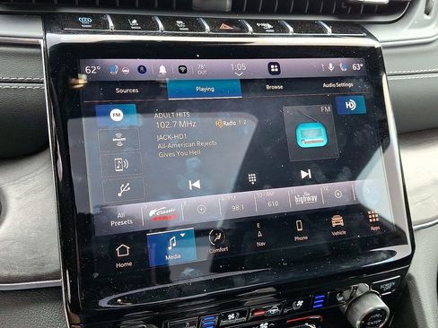 Used 2023 Jeep Grand Cherokee Overland image 16