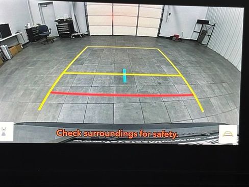 Used 2025 Toyota RAV4 XLE FWD image 24