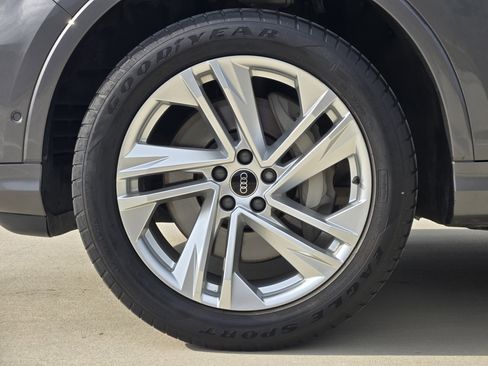 Used 2021 Audi Q7 3.0T Premium Plus image 11