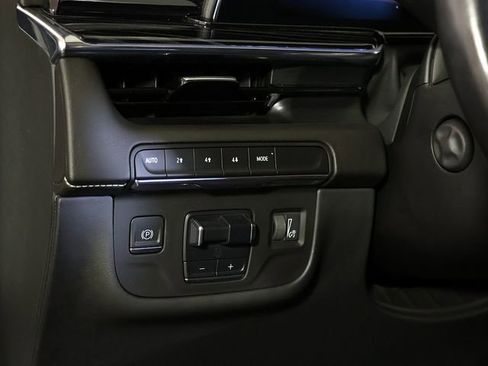 Used 2022 Cadillac Escalade Sport w/ Heavy-Duty Trailer Package AWD/4WD image 28