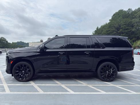 Used 2024 Cadillac Escalade ESV Premium Luxury AWD/4WD image 5