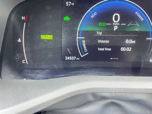 Used 2025 Toyota Camry LE image 39