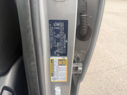 Used 2025 Kia Soul LX w/ LX Technology Package FWD image 22