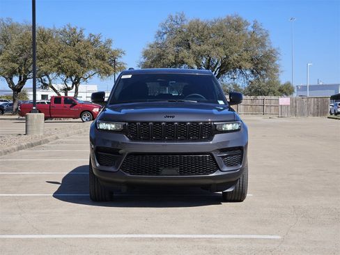 New 2025 Jeep Grand Cherokee Altitude image 7