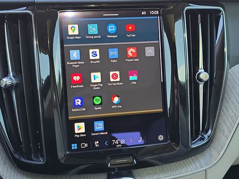 Used 2023 Volvo XC60 B5 Plus w/ Climate Package image 21