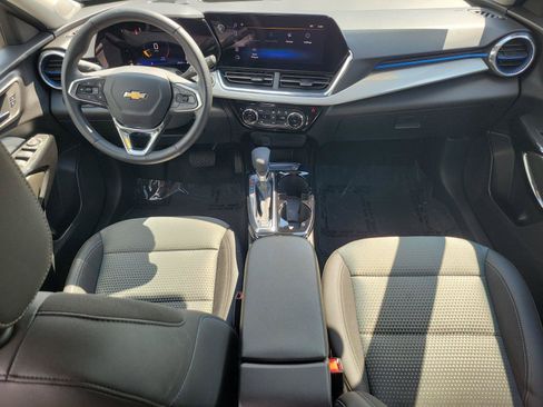 Used 2026 Chevrolet Trax LT w/ Driver Confidence Package FWD image 8