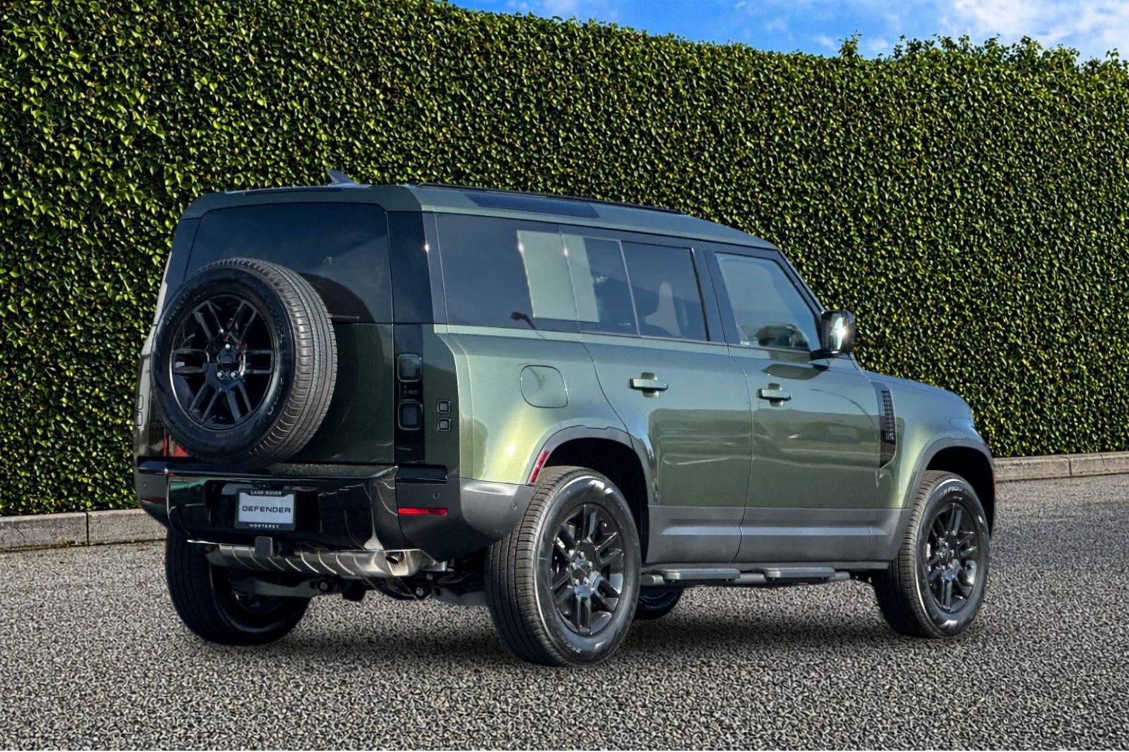 New 2026 Land Rover Defender 110 S AWD/4WD image 6