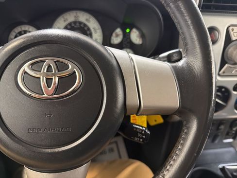 Used 2008 Toyota FJ Cruiser 4WD image 23