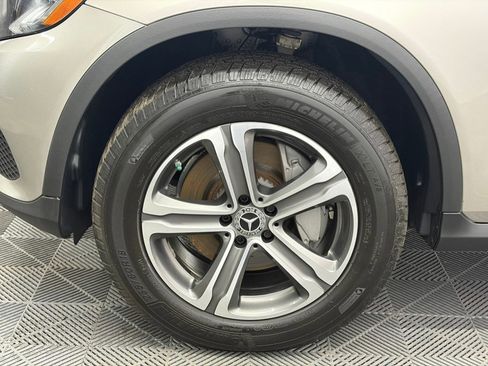 Used 2019 Mercedes-Benz GLC 300 4MATIC w/ Premium Package image 35