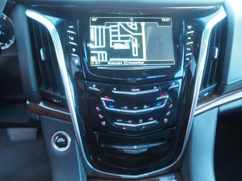 Used 2019 Cadillac Escalade ESV Premium Luxury image 14