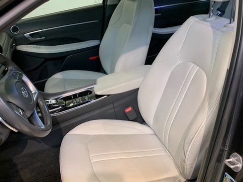 Used 2023 Hyundai Sonata Limited w/ Cargo Package FWD image 19