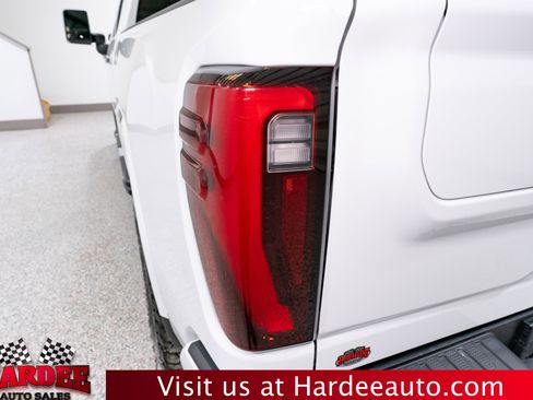 Used 2024 GMC Sierra 2500 Denali w/ Denali Reserve Package image 9
