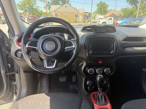 Used 2016 Jeep Renegade Trailhawk AWD/4WD image 13