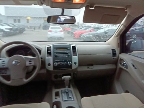 Used 2012 Nissan Frontier SV w/ SV Premium Utility Pkg image 15