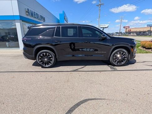 Used 2026 Chevrolet Traverse LT w/ Sun and Wheel Package AWD/4WD image 2