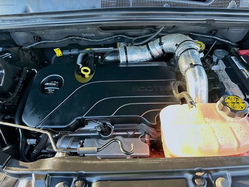 Used 2022 Chevrolet Trax LS w/ Tint and Cruise Package AWD/4WD image 27