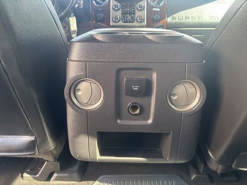 Used 2015 Ford F250 Lariat w/ Chrome Package image 19