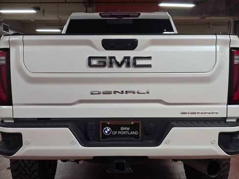 Used 2024 GMC Sierra 2500 Denali Ultimate image 13