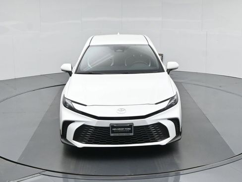 Used 2025 Toyota Camry SE FWD image 39