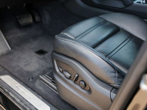 Certified 2023 Porsche Cayenne image 14