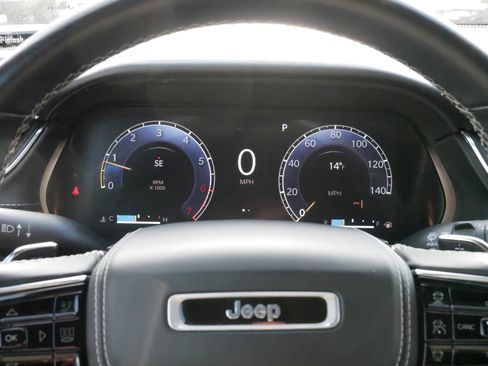 Used 2021 Jeep Grand Cherokee L Overland w/ Luxury Tech Group IV image 21