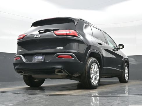 Used 2016 Jeep Cherokee Latitude w/ Comfort/Convenience Group AWD/4WD image 29