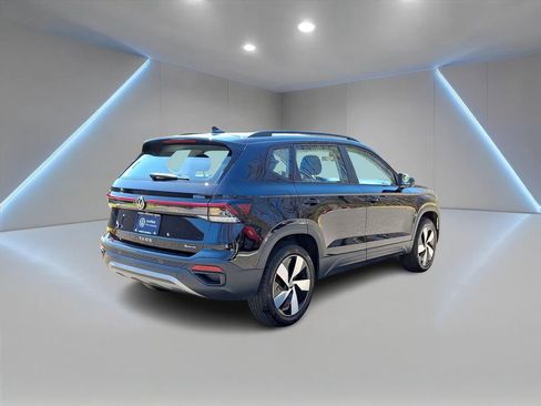 Certified 2025 Volkswagen Taos S AWD/4WD image 5