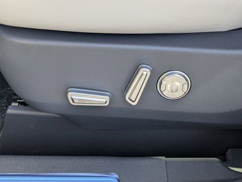 New 2026 Lincoln Nautilus Premier image 20