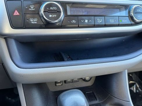 Used 2017 Toyota Highlander Limited image 15