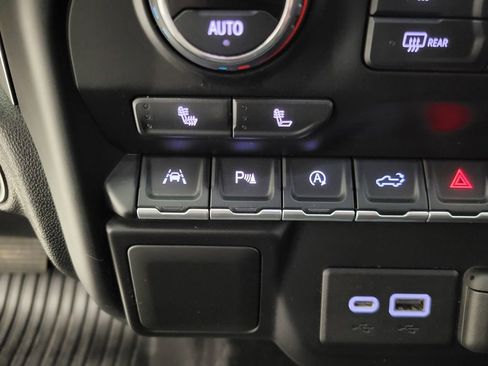 Used 2020 Chevrolet Silverado 1500 LT w/ Convenience Package image 8