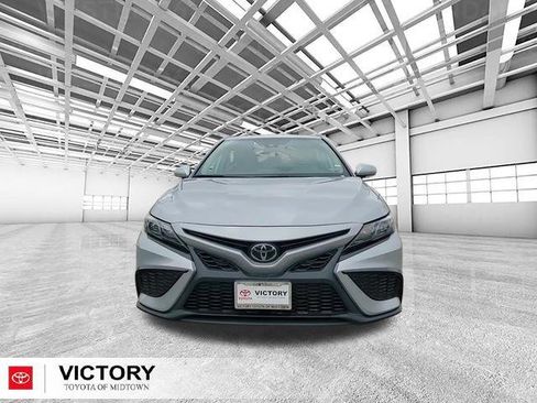 Certified 2022 Toyota Camry SE image 8