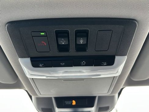 Certified 2022 Nissan Rogue Platinum w/ Head-Up Display Package image 36