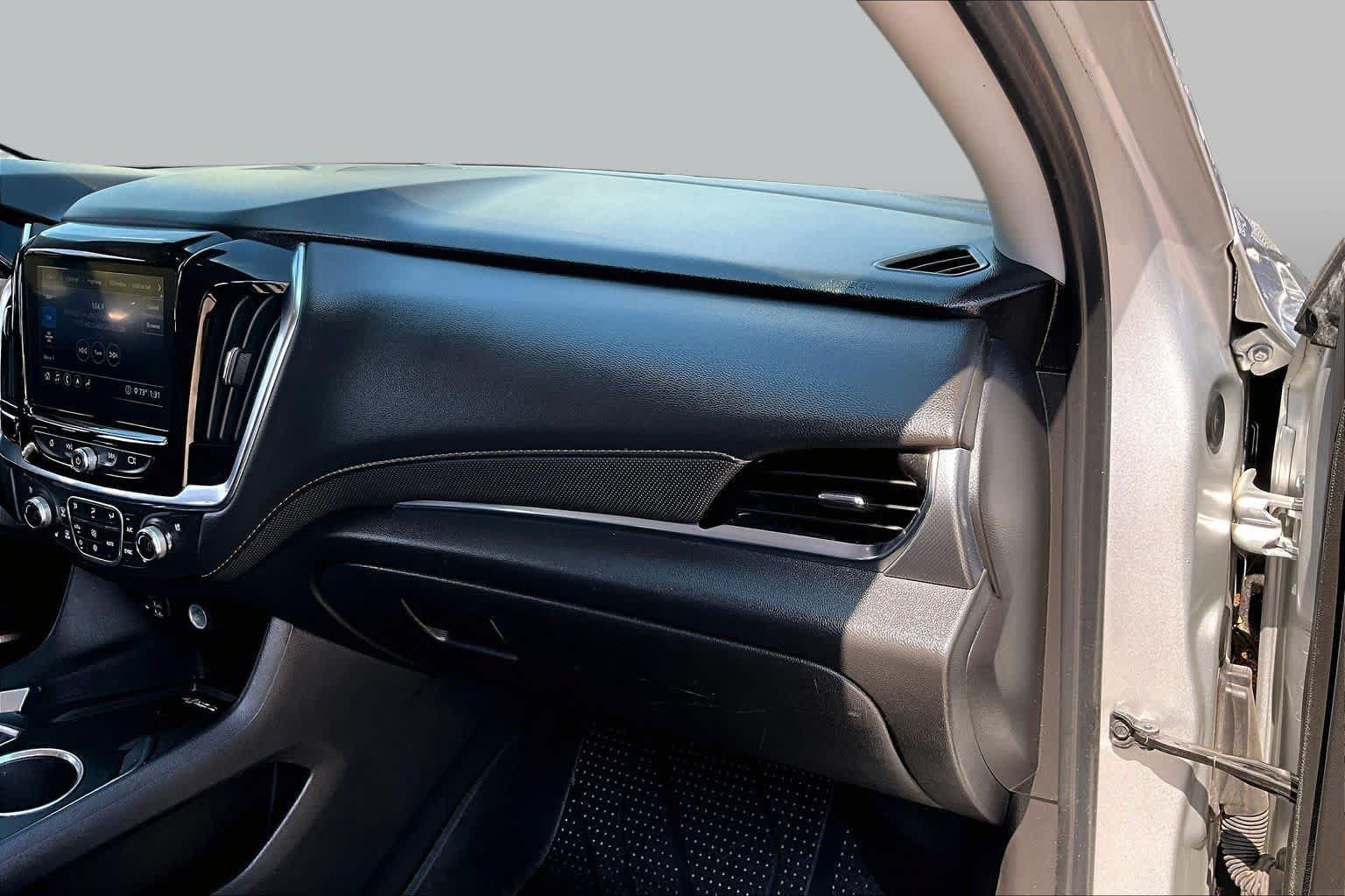 Used 2020 Chevrolet Traverse Premier w/ Redline Edition FWD image 19