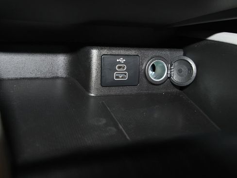 Used 2025 Ford Escape SE image 19