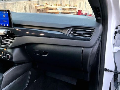 Certified 2023 Ford Escape ST-Line image 18