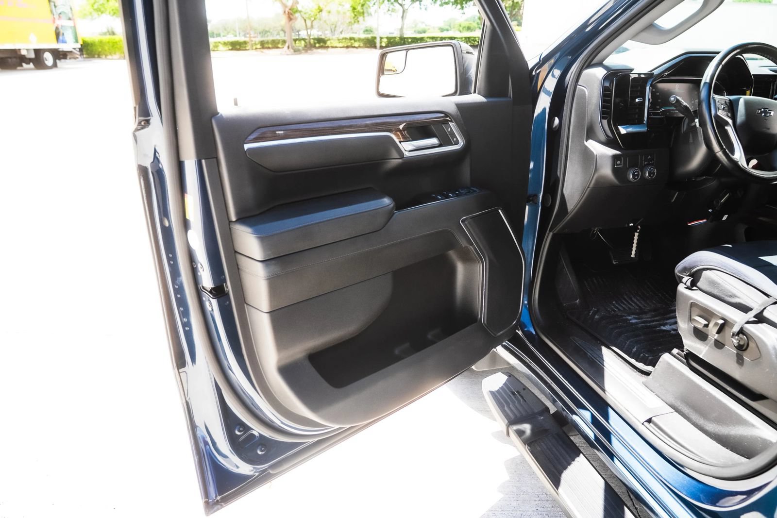 Used 2023 Chevrolet Silverado 1500 RST RWD image 15