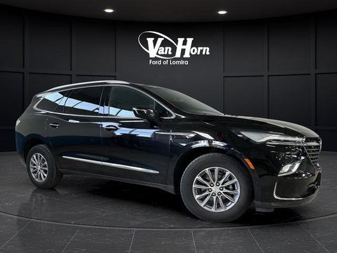 Used 2022 Buick Enclave Essence image 1