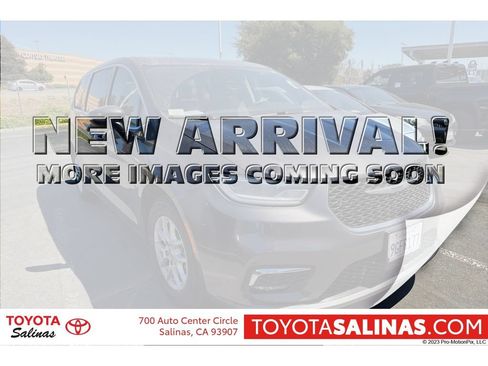 Used 2023 Chrysler Pacifica Touring-L FWD image 1