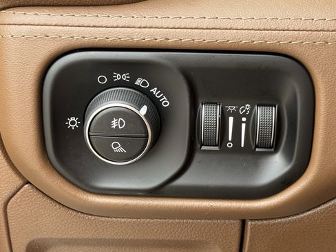 Used 2020 RAM 1500 Limited AWD/4WD image 25