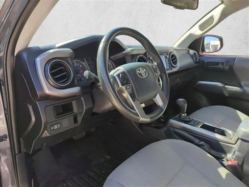 Certified 2017 Toyota Tacoma SR5 image 11