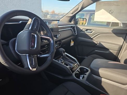 New 2025 GMC Canyon Elevation w/ Convenience Package image 30