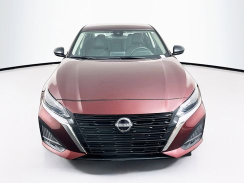 Used 2025 Nissan Altima 2.5 SV image 2
